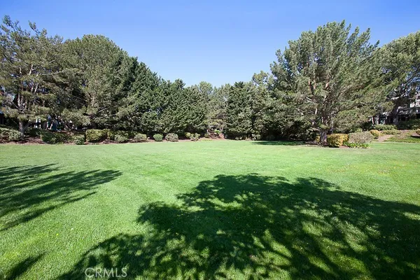 $3,800 | 20262 Billingsgate Lane, Unit 104, Huntington Beach, CA 92646
