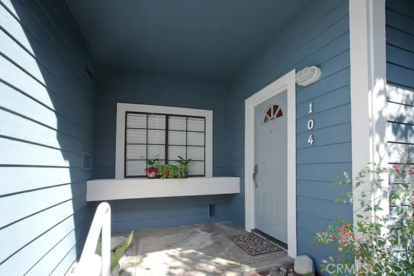 $3,800 | 20262 Billingsgate Lane, Unit 104, Huntington Beach, CA 92646