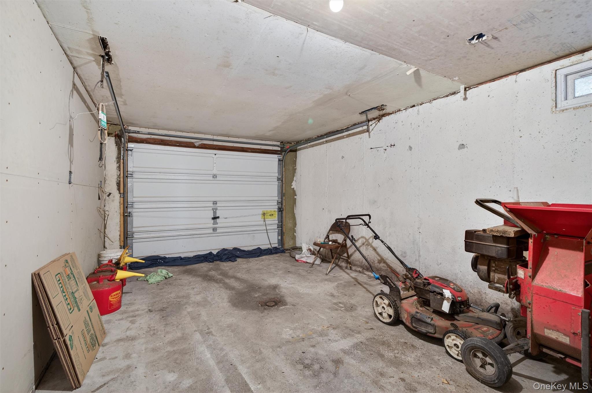 5 Loch Invar Lane Middletown, NY 10941 - Photo 35 of 47 1 car attached garage