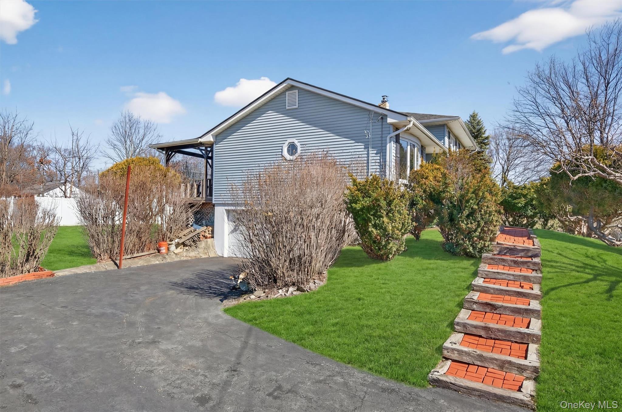 5 Loch Invar Lane Middletown, NY 10941 - Photo 4 of 47