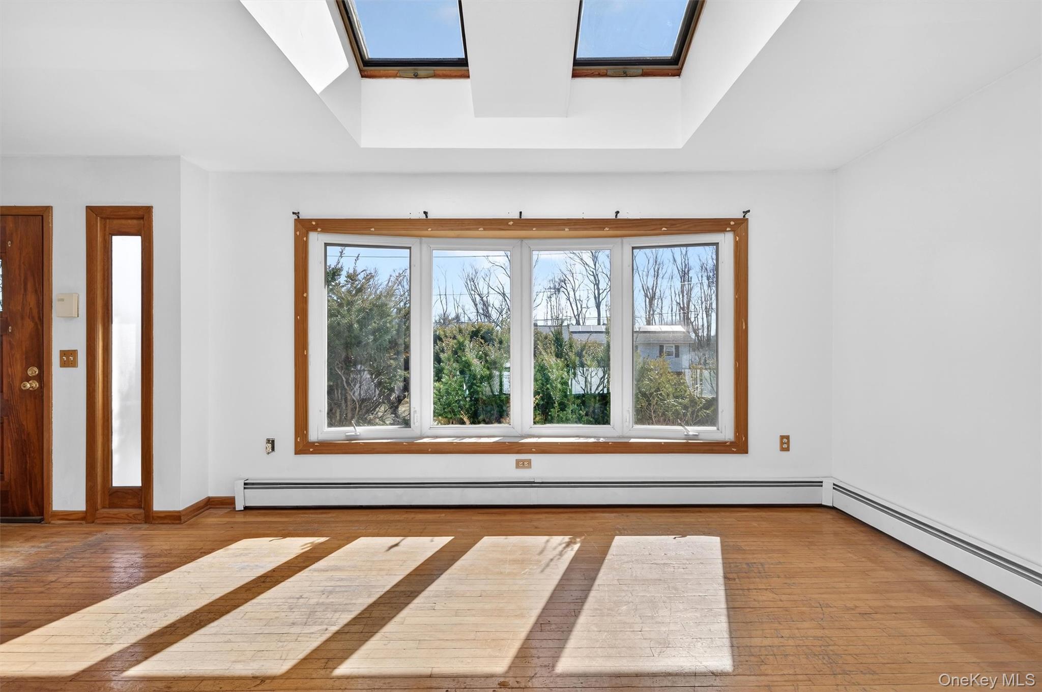 5 Loch Invar Lane Middletown, NY 10941 - Photo 7 of 47 Showing entrance and coat closet in left of photo