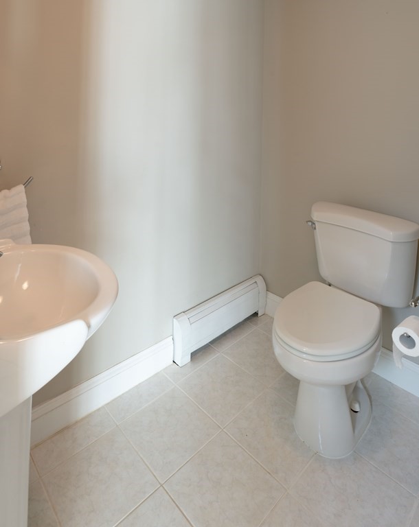 33 R Maine Avenue Easthampton, MA 01027 - Photo 12 of 19