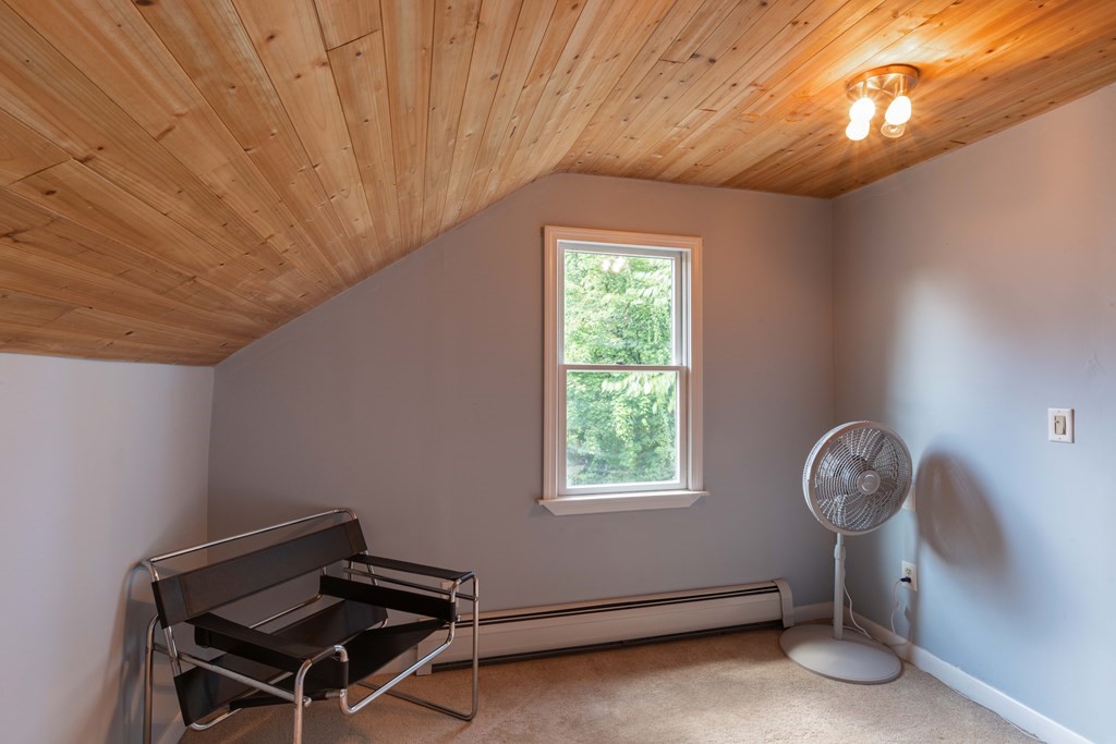 33 R Maine Avenue Easthampton, MA 01027 - Photo 17 of 19