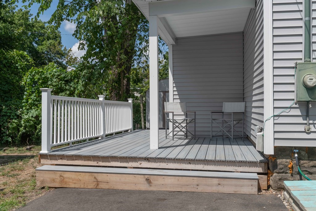 33 R Maine Avenue Easthampton, MA 01027 - Photo 6 of 19