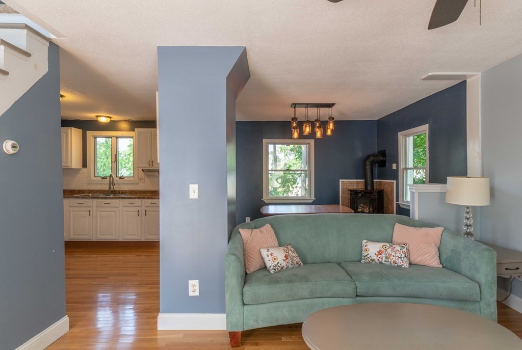 33 R Maine Avenue Easthampton, MA 01027 - Photo 7 of 19