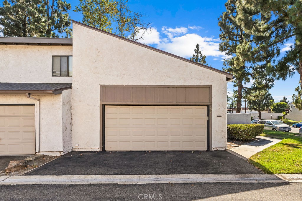 409 North Vía Roma Anaheim, CA 92806 - Photo 13 of 40