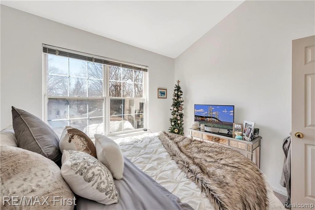 1541 Chesapeake Road Royal Oak, MI 48067 - Photo 18 of 32