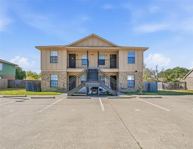 $1,050 | 504 Kings Way Drive, Unit D, Mansfield, TX 76063