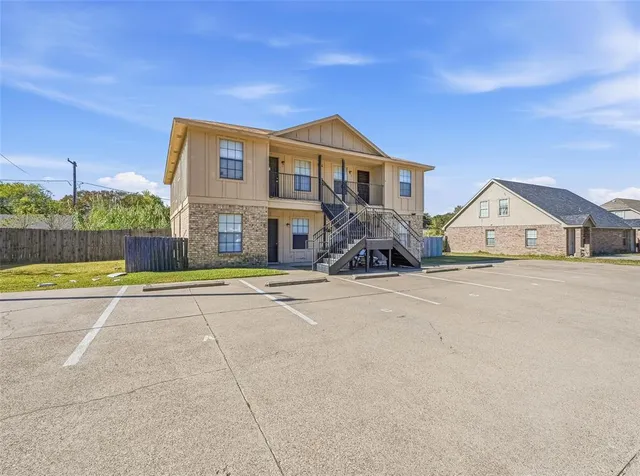 $1,050 | 504 Kings Way Drive, Unit D, Mansfield, TX 76063