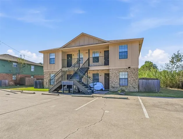 $1,050 | 504 Kings Way Drive, Unit D, Mansfield, TX 76063