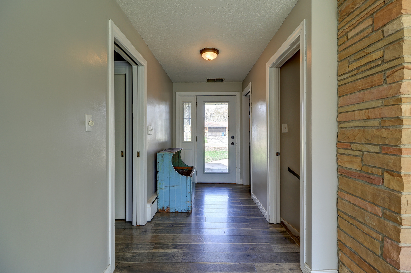 1404 Sinnissippi Road Sterling, IL 61081 - Photo 7 of 36 Gallery Image 7