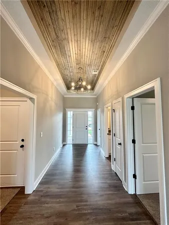 $425,000 | 11805 East Ridgeview Court, Peculiar, MO 64078