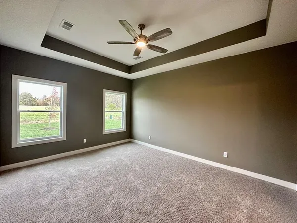 $425,000 | 11805 East Ridgeview Court, Peculiar, MO 64078