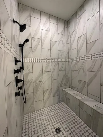 $425,000 | 11805 East Ridgeview Court, Peculiar, MO 64078