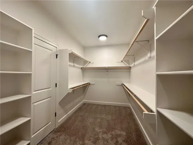 $425,000 | 11805 East Ridgeview Court, Peculiar, MO 64078