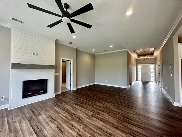 $425,000 | 11805 East Ridgeview Court, Peculiar, MO 64078