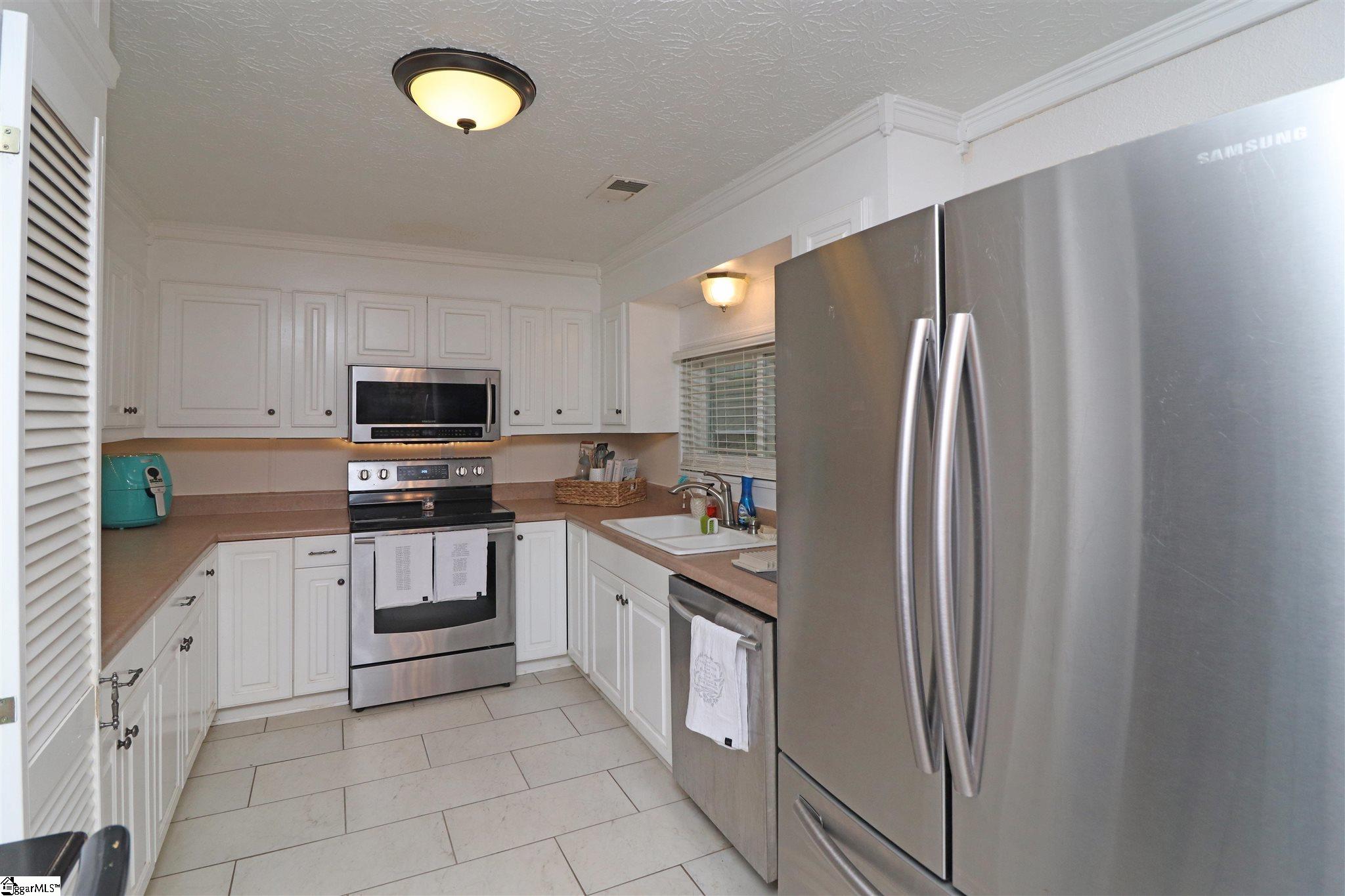 639 Lenhardt Road Easley, SC 29640 - Photo 5 of 22 Gallery Image 5