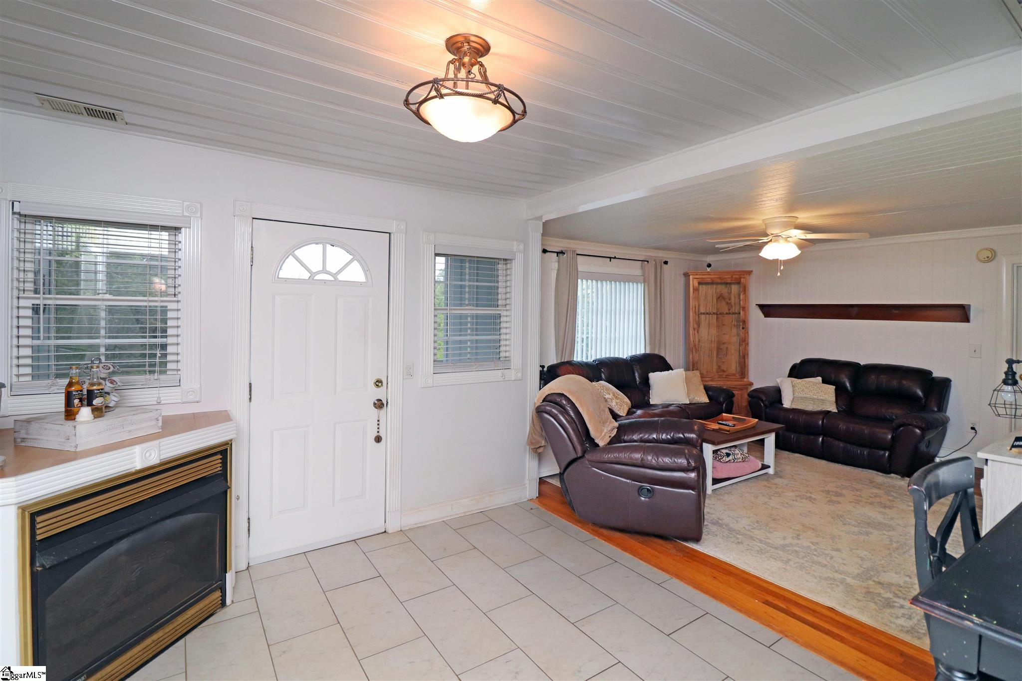 639 Lenhardt Road Easley, SC 29640 - Photo 9 of 22 Gallery Image 9