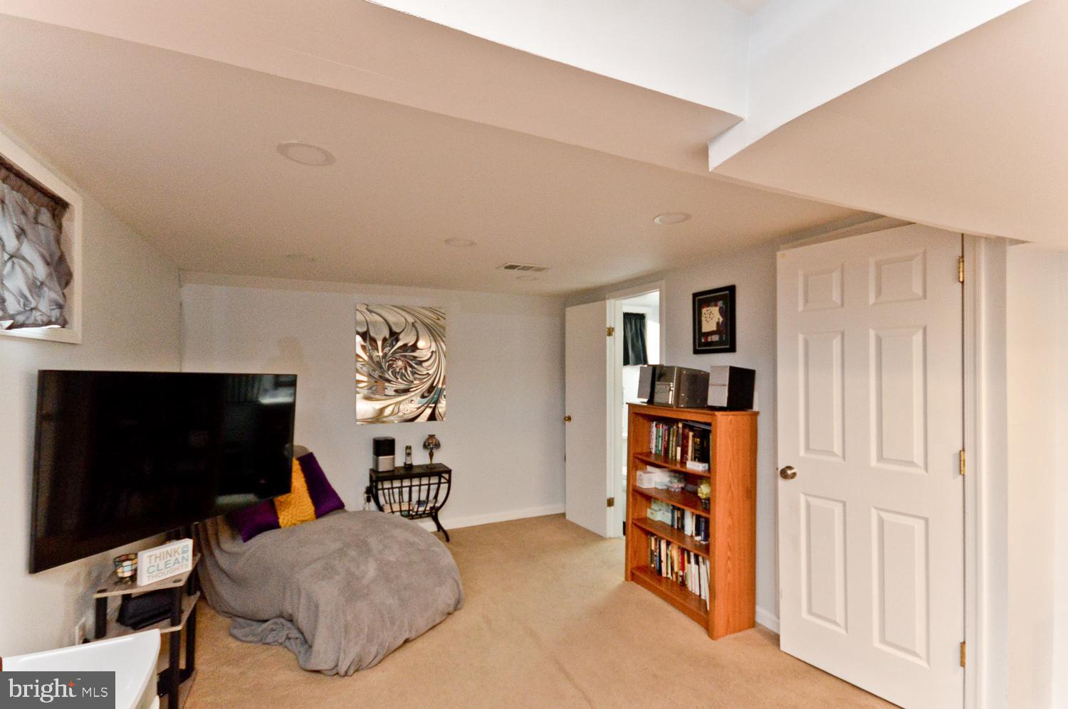 3403 Harrell Street Silver Spring, MD 20906 - Photo 28 of 37 Sitting area