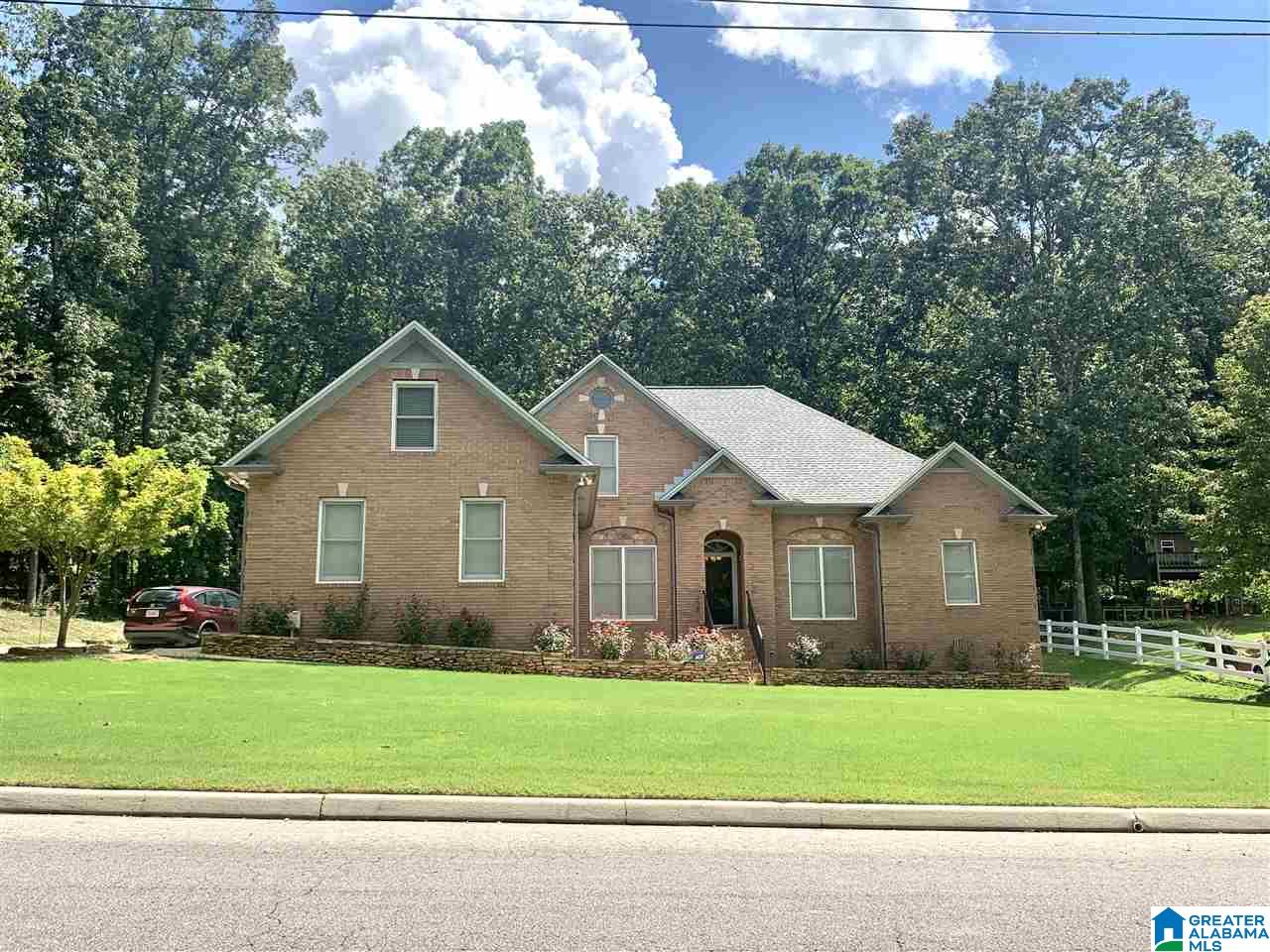 102 Edgewood Circle Oneonta, AL 35121 - Photo 1 of 36