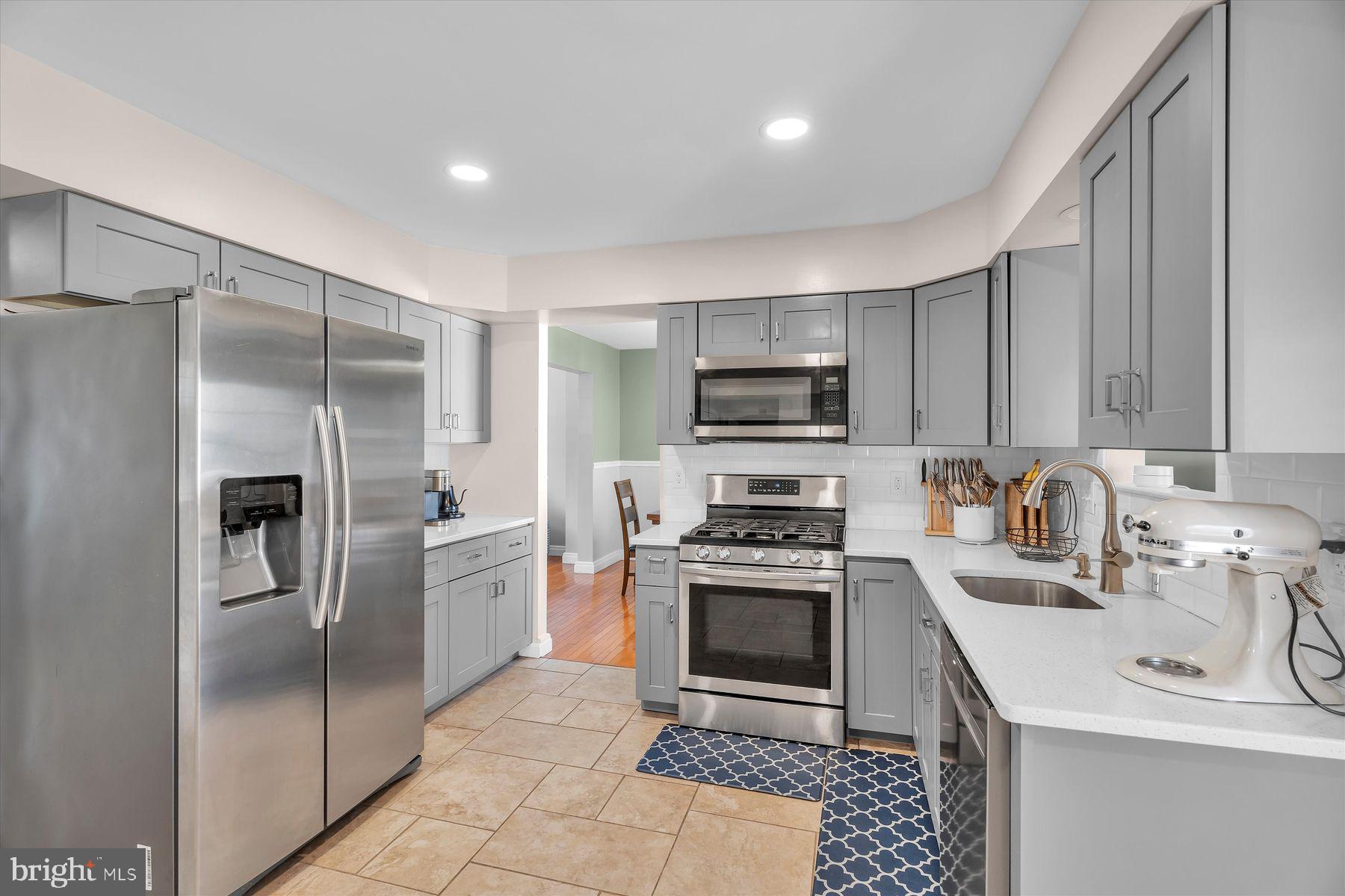 39 Country Club Road Pine Hill, NJ 08021 - Photo 10 of 29