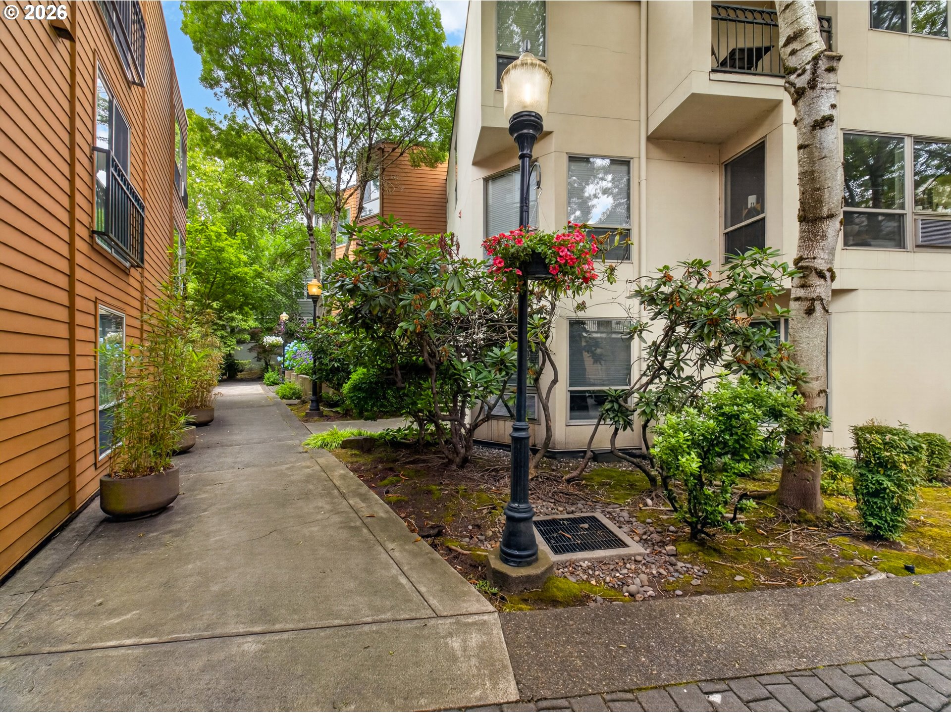 1535 Southwest Clay Street, Unit 103 Portland, OR 97201 - Photo 30 of 35 Courtyard