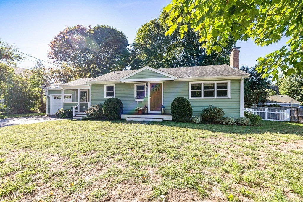 3 Marshall Road Hingham, MA 02043 - Photo 3 of 40 Gallery Image 3