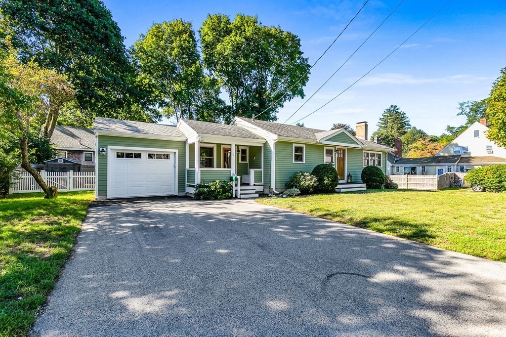 3 Marshall Road Hingham, MA 02043 - Photo 4 of 40 Gallery Image 4