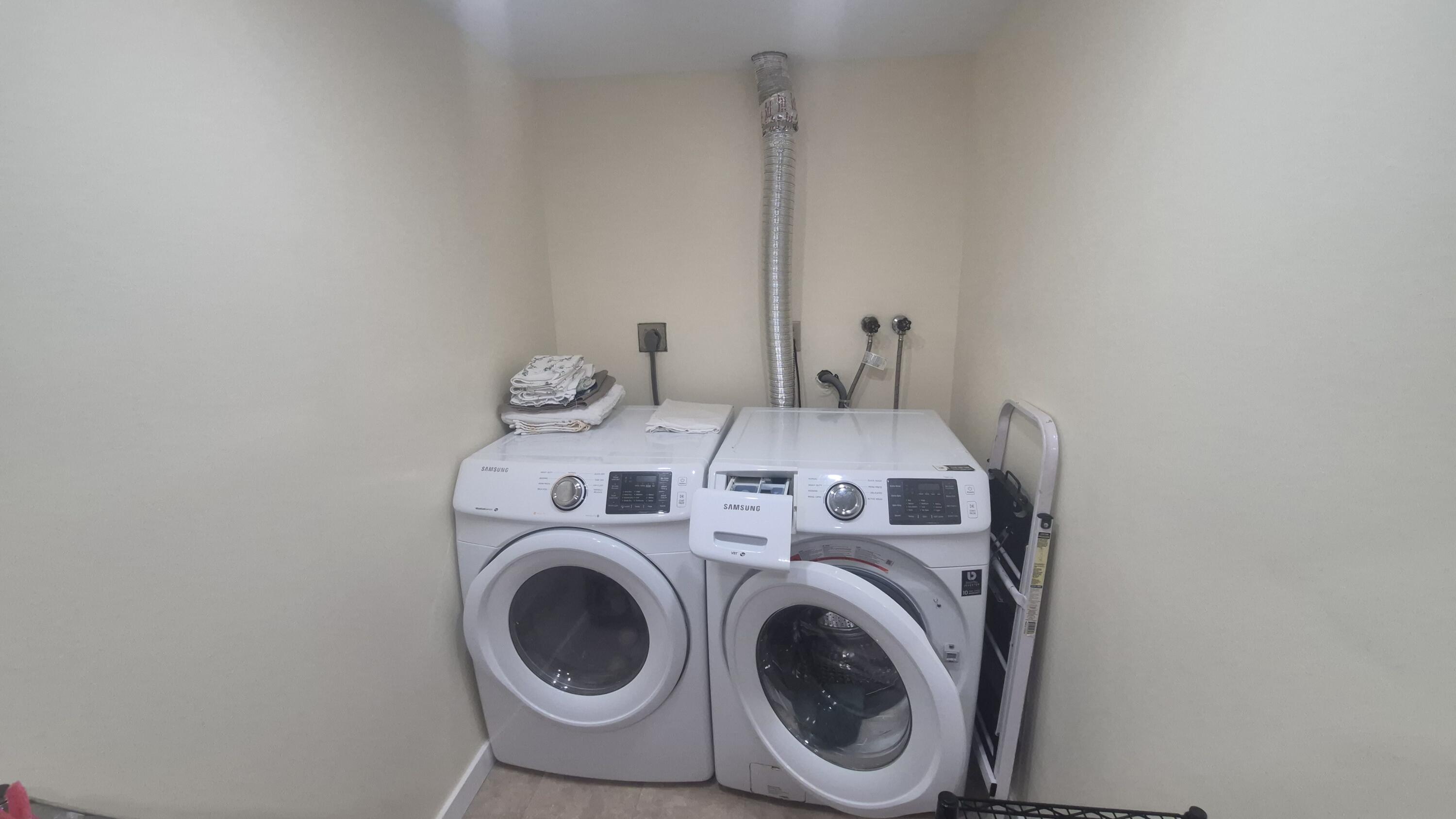 755 Dotterel Road, Unit 1306 Delray Beach, FL 33444 - Photo 3 of 33 laundry room