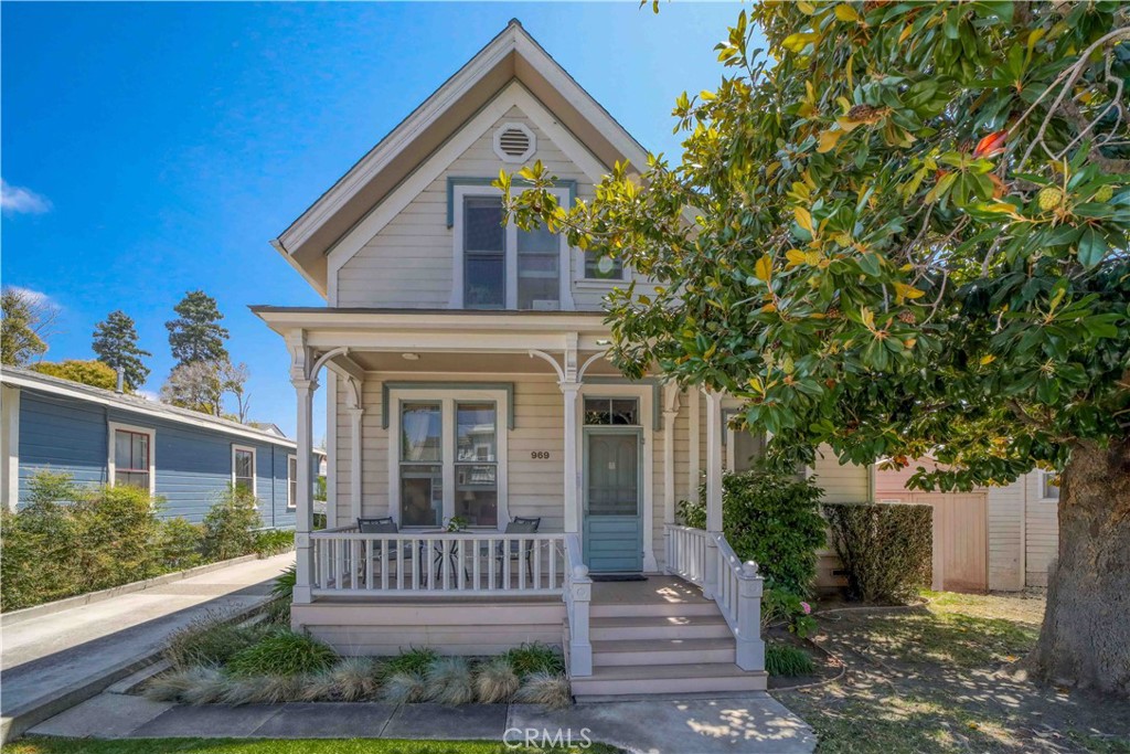 969 Pismo Street San Luis Obispo, CA 93401 - Photo 1 of 25 a front view of a house with garden