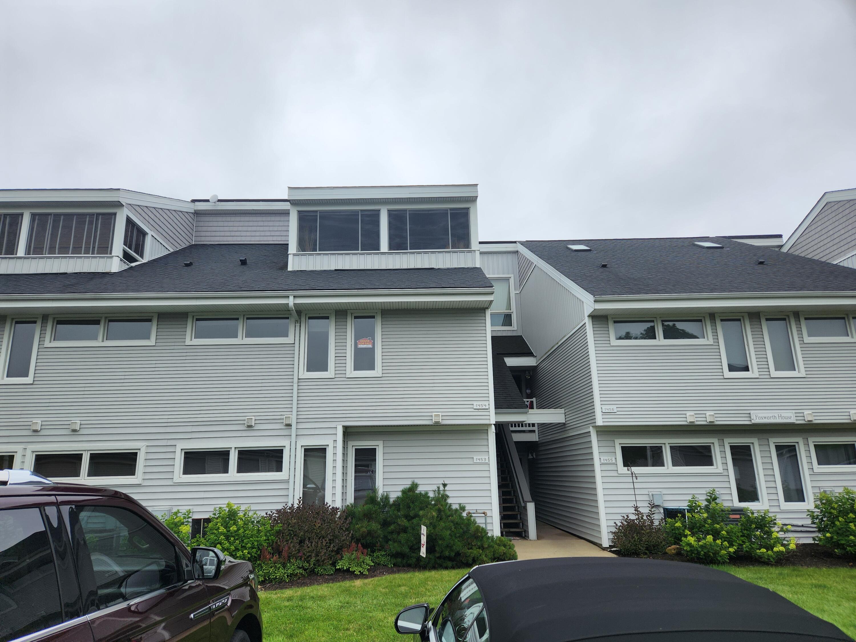 1454 DELAVAN CLUB DR Unit 6