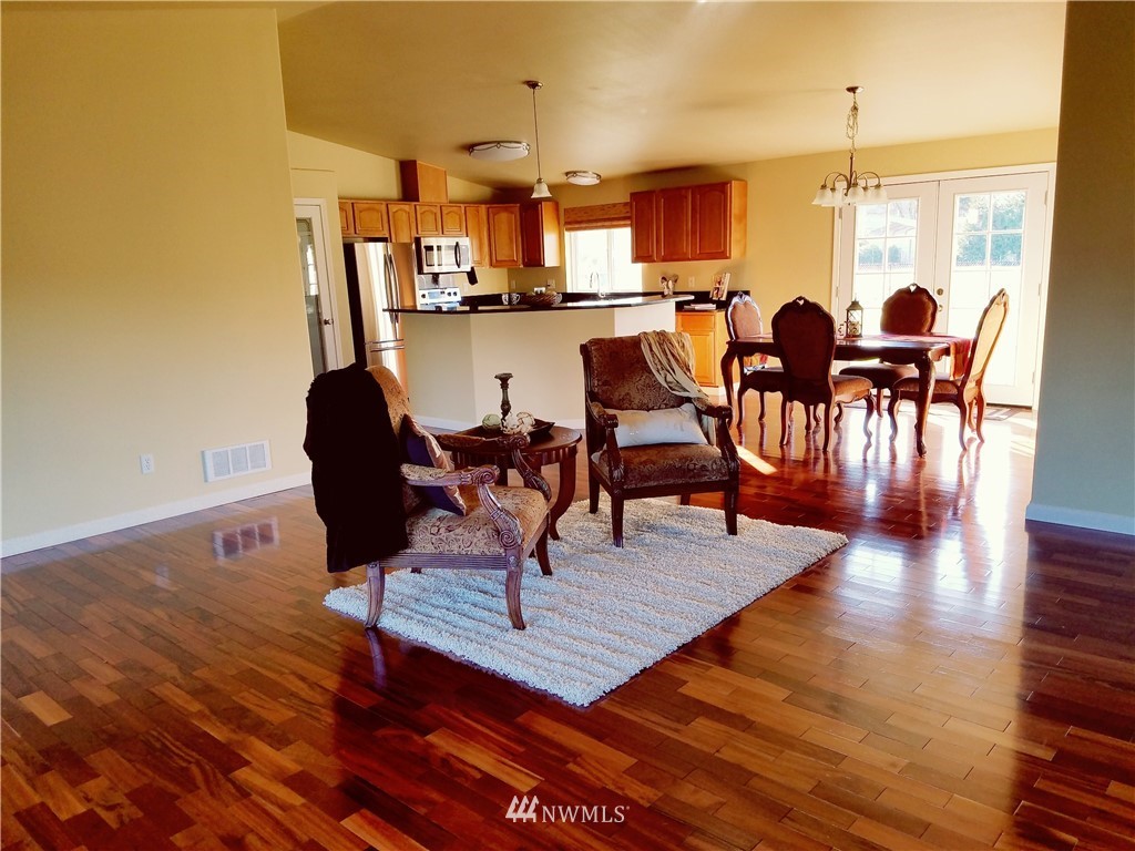 9228 Applegate Loop Southwest Rochester, WA 98579 - Photo 12 of 24