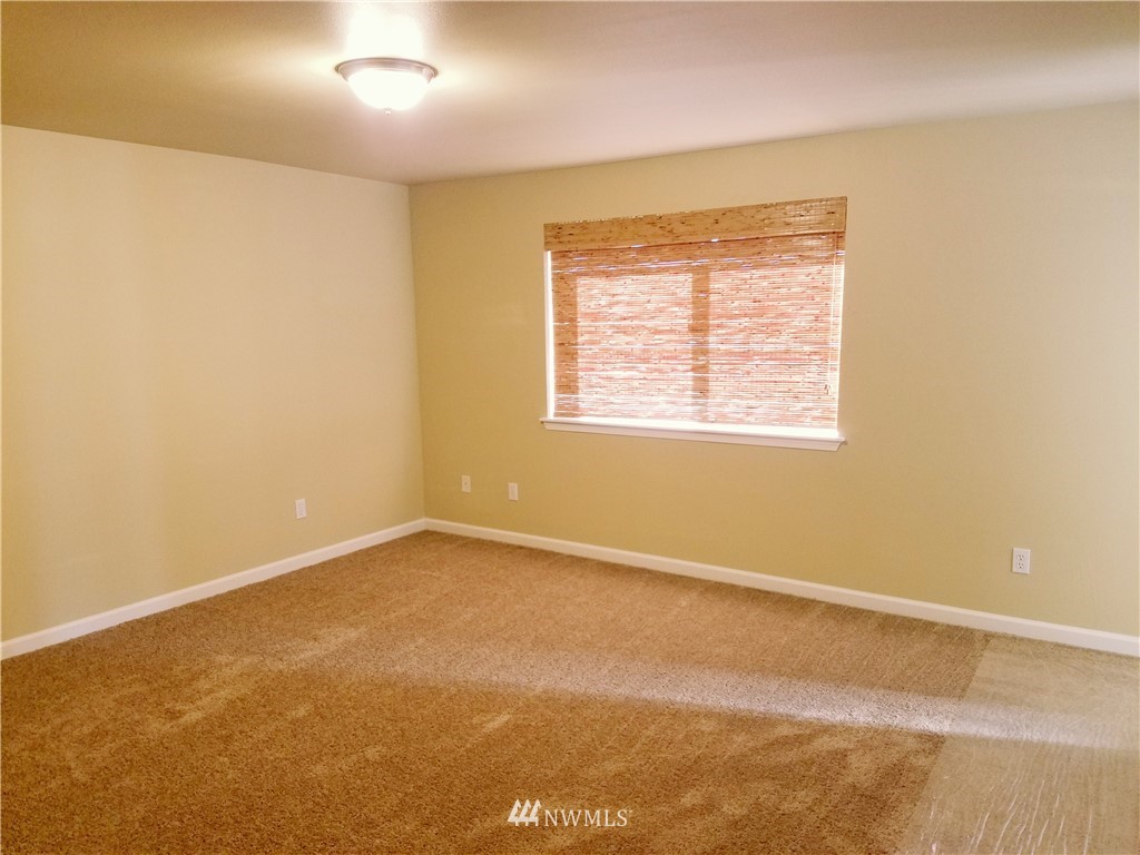 9228 Applegate Loop Southwest Rochester, WA 98579 - Photo 15 of 24
