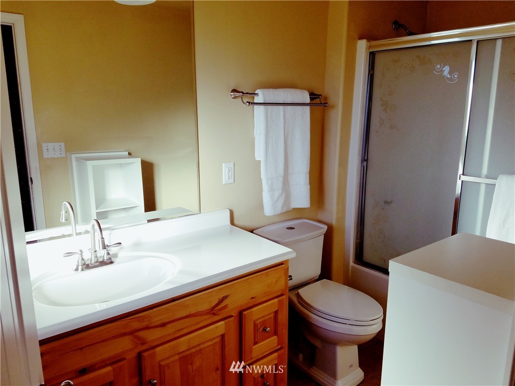 9228 Applegate Loop Southwest Rochester, WA 98579 - Photo 17 of 24