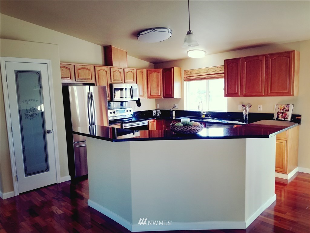 9228 Applegate Loop Southwest Rochester, WA 98579 - Photo 8 of 24
