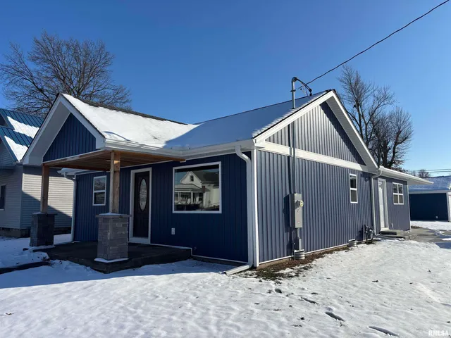 $235,000 | 724 West Franklin Street, Taylorville, IL 62568