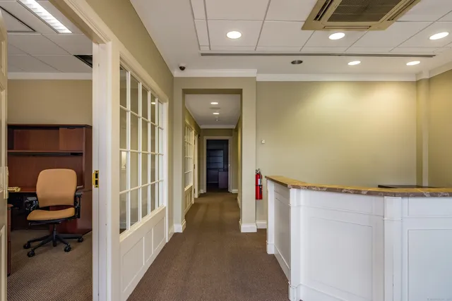 $795,000 | 3 Essex Square, Essex, CT 06426