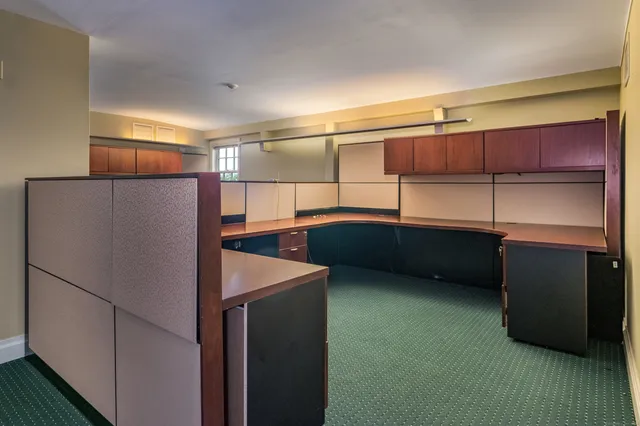 $795,000 | 3 Essex Square, Essex, CT 06426