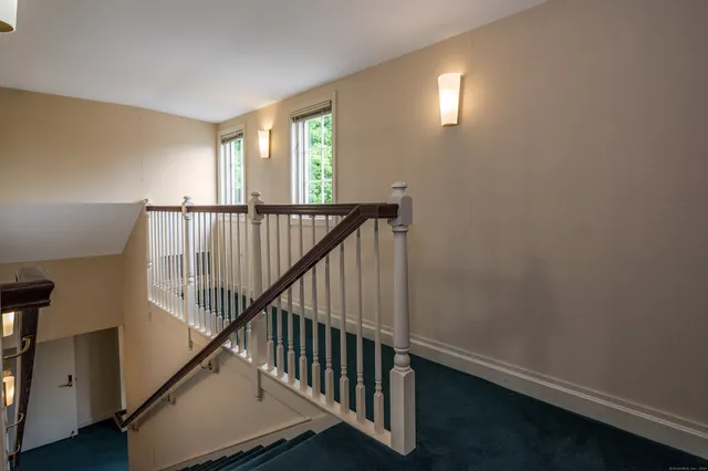 $795,000 | 3 Essex Square, Essex, CT 06426