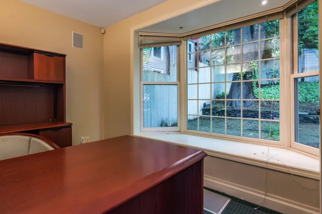 $795,000 | 3 Essex Square, Essex, CT 06426