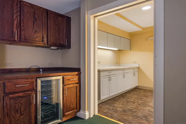 $795,000 | 3 Essex Square, Essex, CT 06426