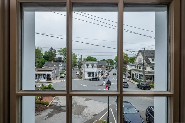 $795,000 | 3 Essex Square, Essex, CT 06426