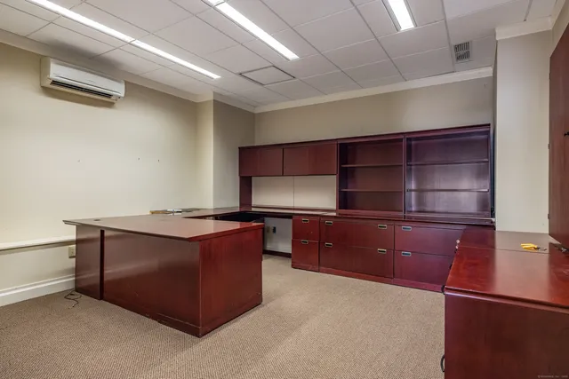 $795,000 | 3 Essex Square, Essex, CT 06426