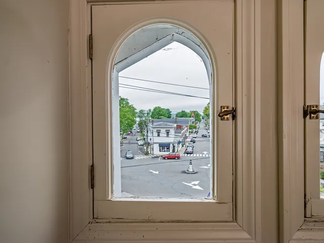 $795,000 | 3 Essex Square, Essex, CT 06426