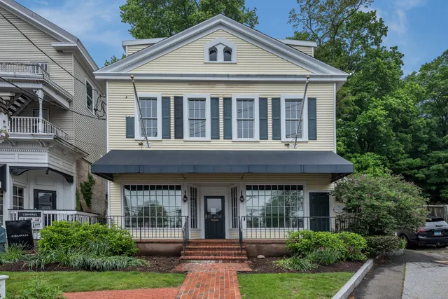 $795,000 | 3 Essex Square, Essex, CT 06426