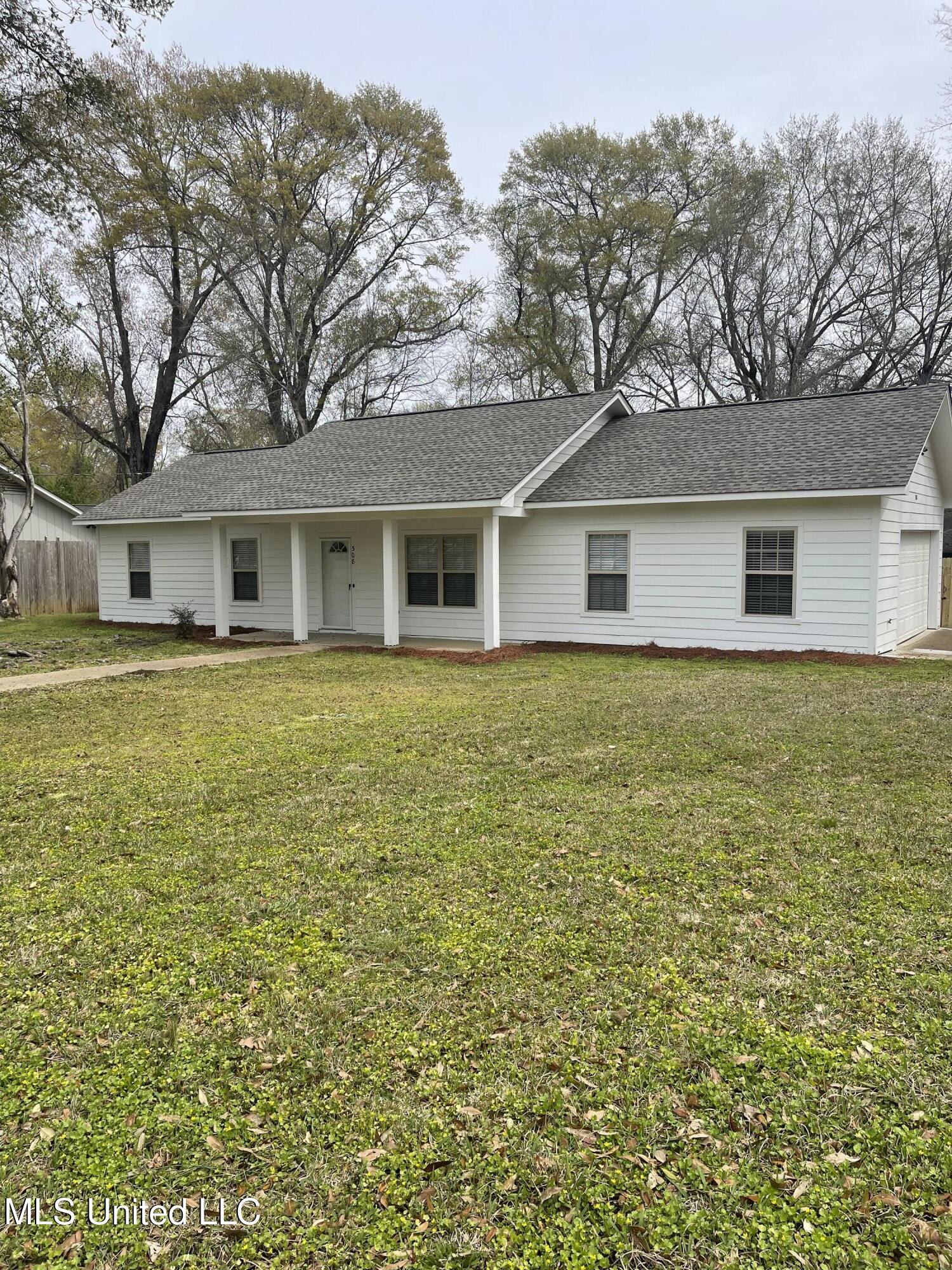 308 South Ridge Drive Ridgeland, MS 39157 - Photo 1 of 25 IMG_0171