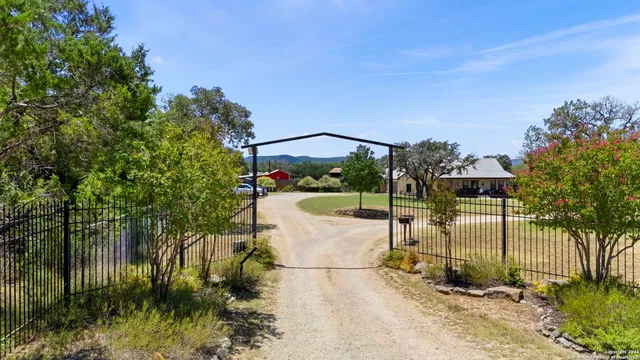 $2,800,000 | 117 Lagniappe L, Bandera, TX 78003