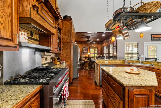 $2,800,000 | 117 Lagniappe L, Bandera, TX 78003