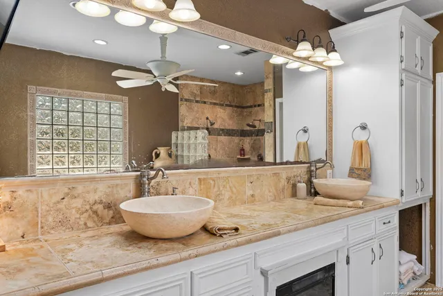 $2,800,000 | 117 Lagniappe L, Bandera, TX 78003