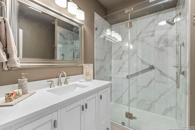 $2,800,000 | 117 Lagniappe L, Bandera, TX 78003